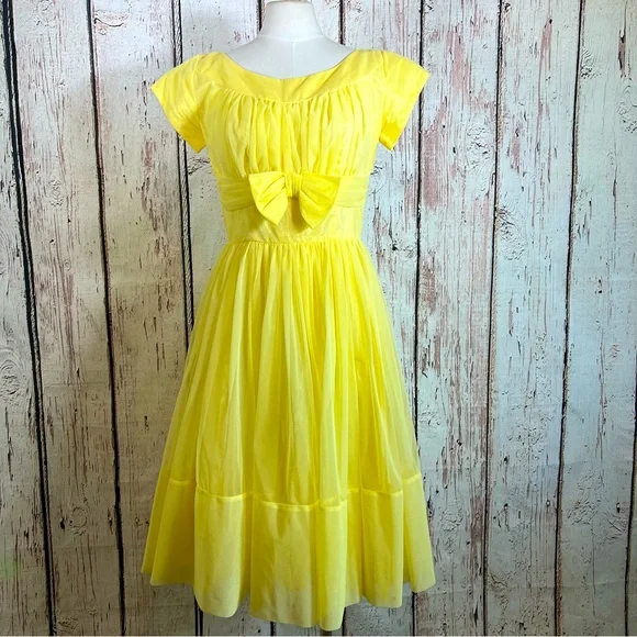 Vintage Dresses | Vintage Pale Yellow Fit & Flare Spring Cocktail Union Made Dress Size 6 Euc | Color: Yellow | Size: 6 | Missmiscme's Closet Vintage Dresses | Vintage Pale Yellow Fit & Flare Spring Cocktail Union Made Dress Size 6 Euc | Color: Yellow | Size: 6 | Missmiscme's Closet